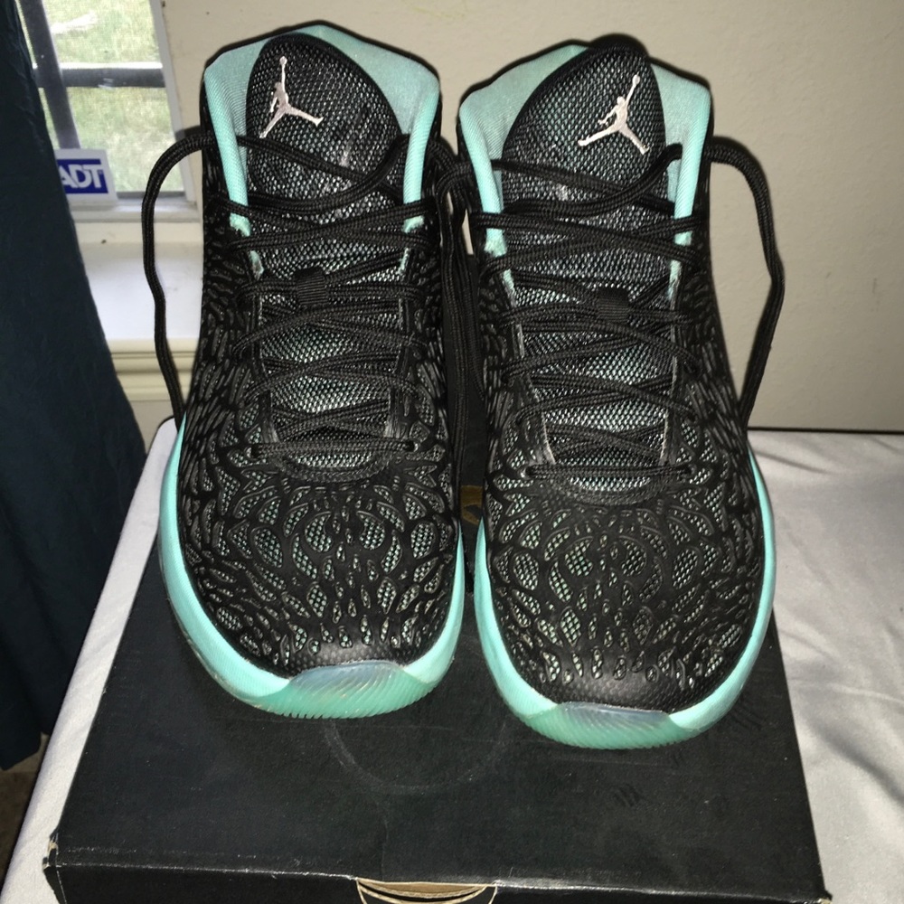 Jordan Sneakers - Picture 1 of 4